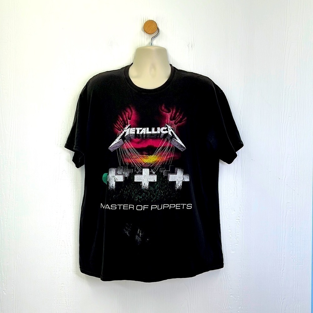 Hanes - Vintage Metallic Master Of Puppets Grace Graphic Short Sleeve Shirt XL